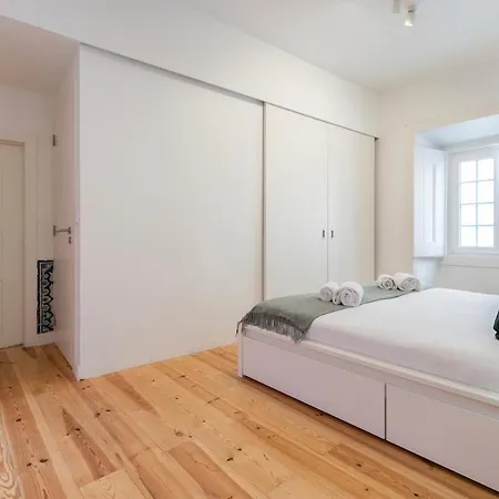 The Blue Tiles Walkway * Лиссабон