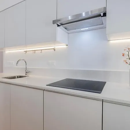 The Blue Tiles Walkway Апартаменты