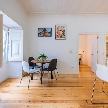 The Blue Tiles Walkway * Лиссабон