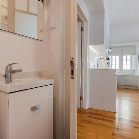 The Blue Tiles Walkway דירה ליסבון